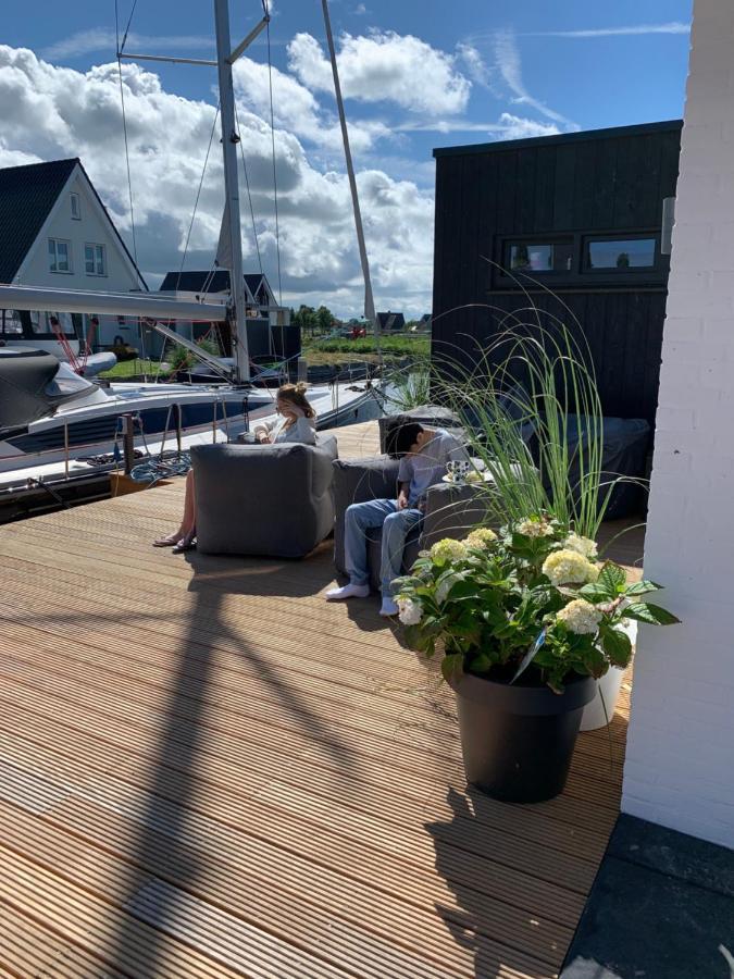 New High End Waterfront Family