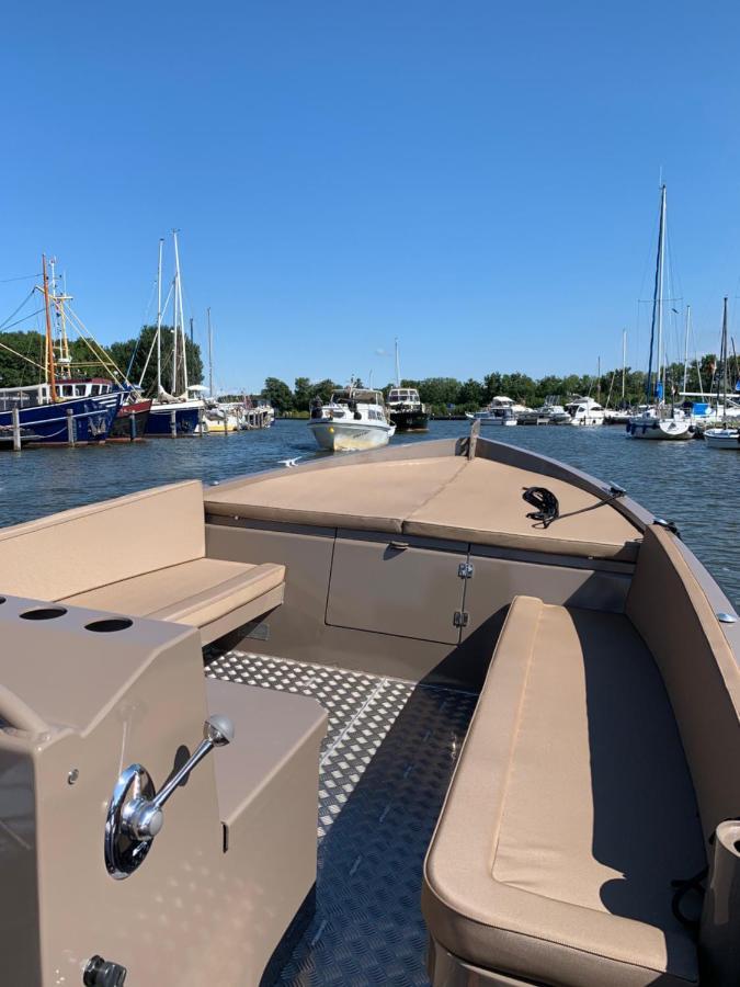 New High End Waterfront Family