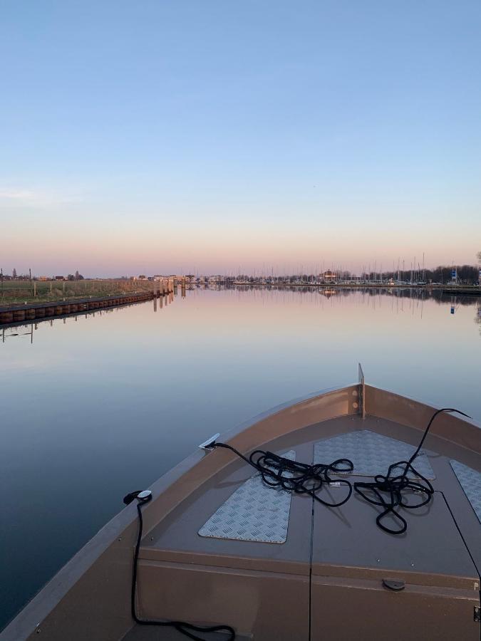 New High End Waterfront Family *